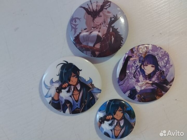 Фигурки и значки genshin impact