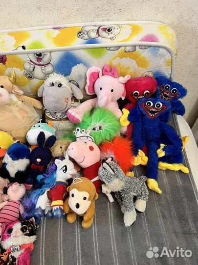Плюшевые игрушки детские около 50шт