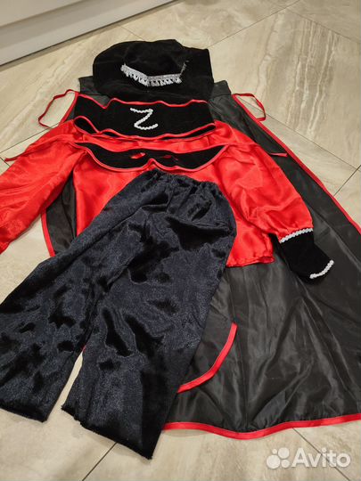 Новогодний костюм Зорро