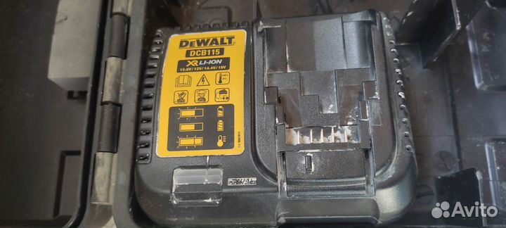 Перфоратор Dewalt DCH 273