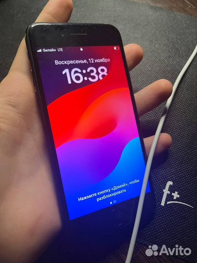 iPhone SE, 64 ГБ