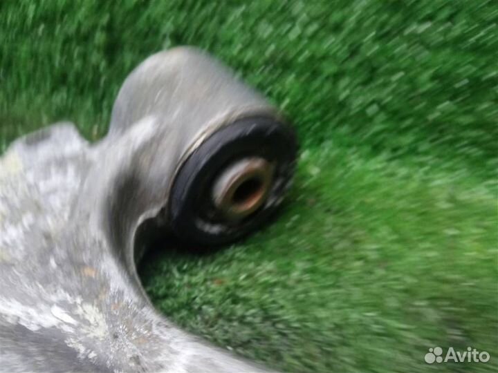 Рычаг передний правый Opel Astra J (2010-2016)