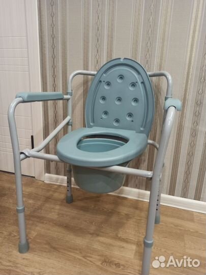 Кресло стул с санитарным оснащением для инвалидов