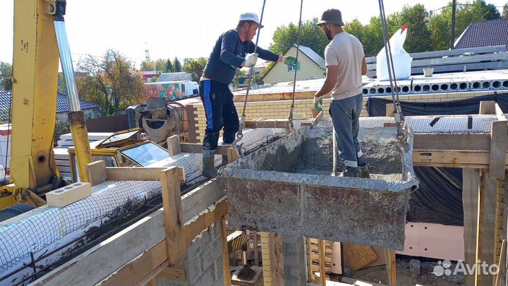 Бригада строителей