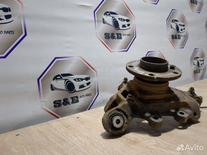 Кулак задний правый Bmw X3 F25 N47D20C 2013