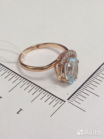 Золотое кольцо с камнем 18р