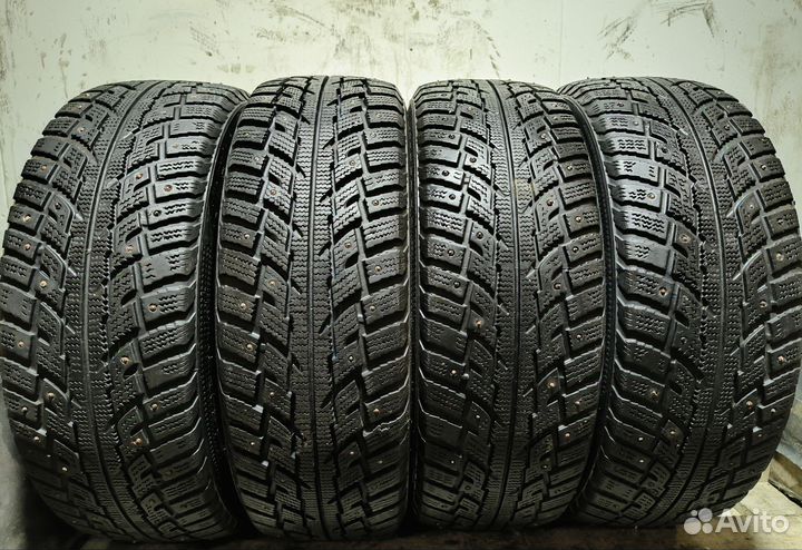 Kumho I'Zen RV Stud KC16 215/60 R17
