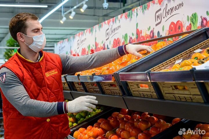 Работник на выкладку товара в магазин