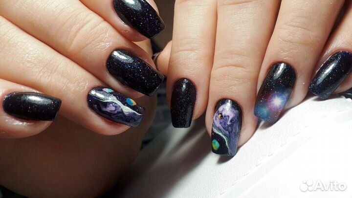 Маникюр и педикюр