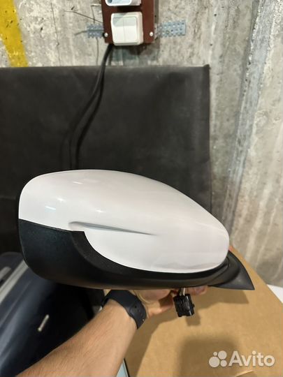 Зеркало заднего вида правое