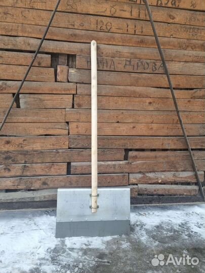 Лопата для уборки снега