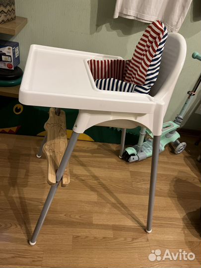 Стульчик для кормления IKEA с подножкой