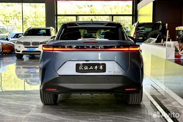 Lexus RZ 313 л.с. AT, 2024, 1 400 км