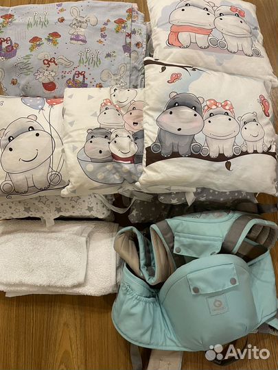 Детская кроватка с маятником