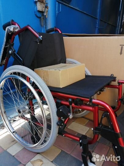 Кресло коляска новая. Ортоника