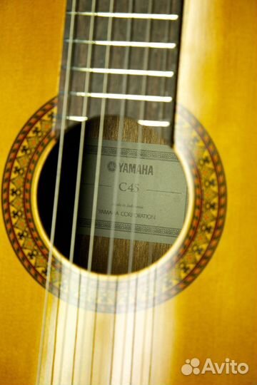 Гитара Yamaha классическая