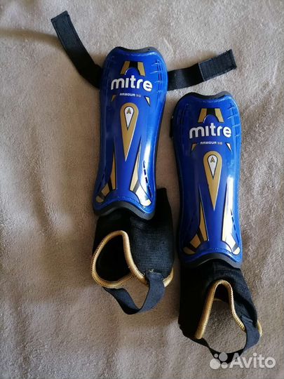 Щитки футбольные р. М