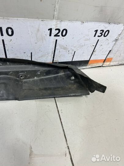 Пыльник крыла переднего Mercedes W203 C