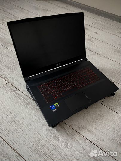 Msi katana gf76 12UE-655XRU в идеальном состоянии