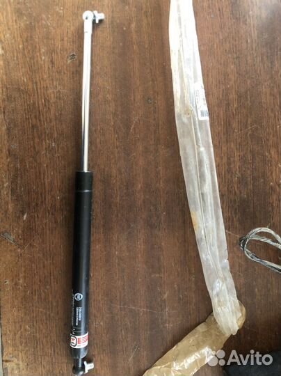 Газовый упор багажника ваз