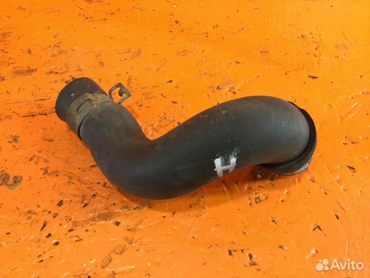 Патрубок Toyota 2005 Avensis