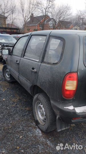 В разборе Шевроле Нива Chevrolet Niva