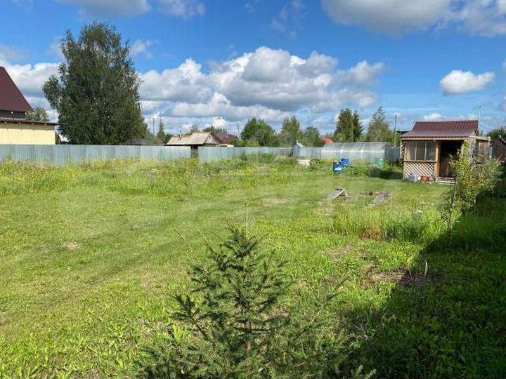 Дача 20 м² на участке 10 сот.