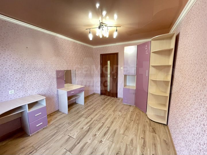 2-к. квартира, 53 м², 1/9 эт.