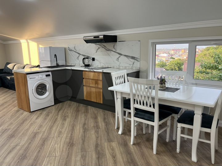 2-к. квартира, 70 м², 3/3 эт.