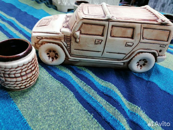 Декоративная бутылка с рюмками