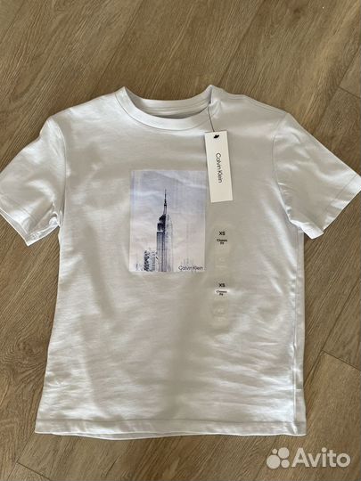 Новая футболка Calvin klein