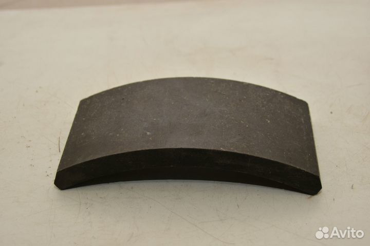 Накладка тормоз. колодки зил130 задней несверленая