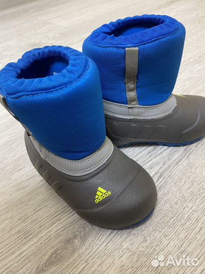 Сноубутсы adidas новые