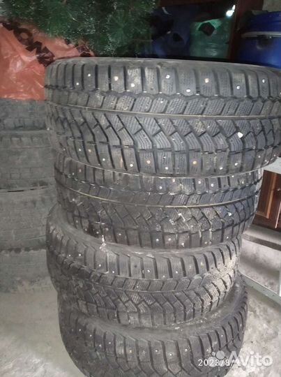 Viatti Brina Nordico V-522 215/50 R17