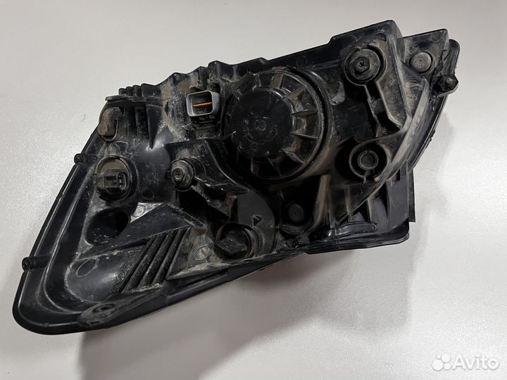 Фара правая Kia Rio 2 поколение рестайлинг 2009