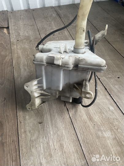 Бачок омывателя Toyota Corolla E150