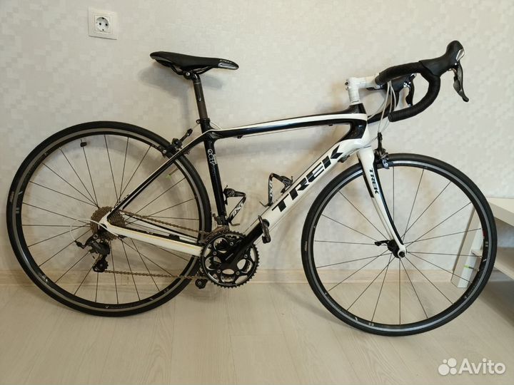 Шоссейный карбоновый велосипед Trek Domane 4.5
