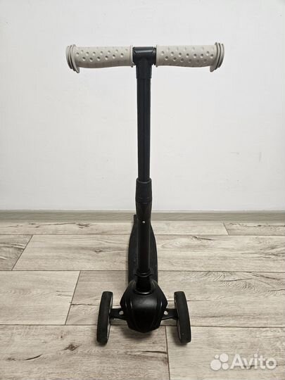 Детский трехколесный самокат