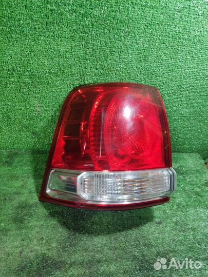 Фонарь задний левый Toyota Land Cruiser 200