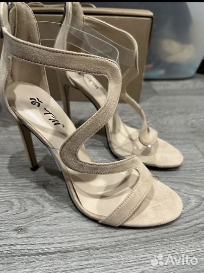 Босоножки женские