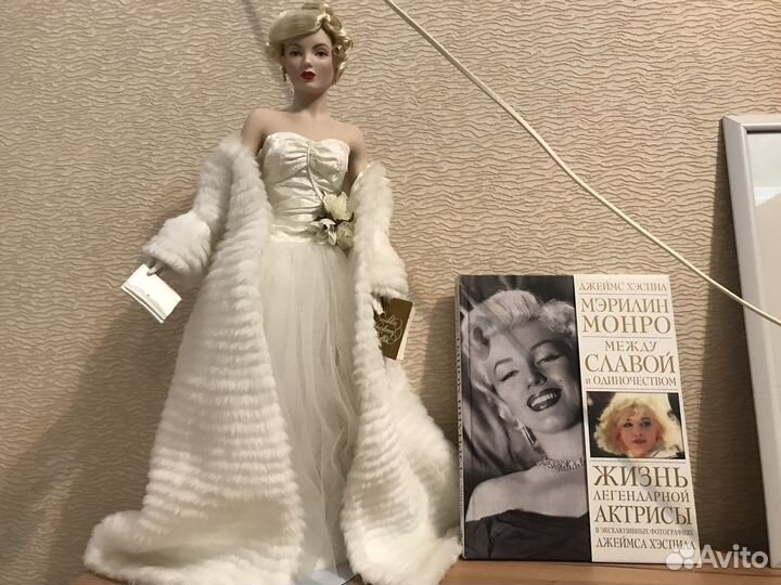 Книга —альбом Мерилин Монро