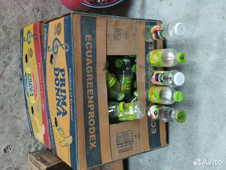 Стеклянные банки и бутылки