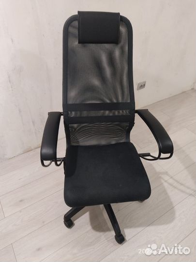 Компьютерное кресло