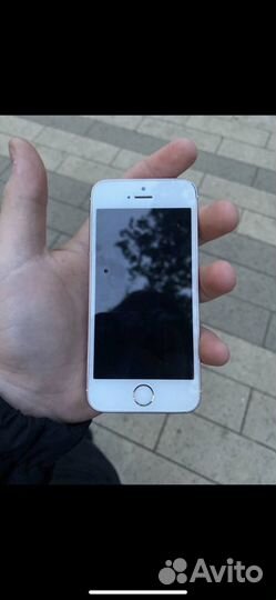 iPhone SE, 32 ГБ