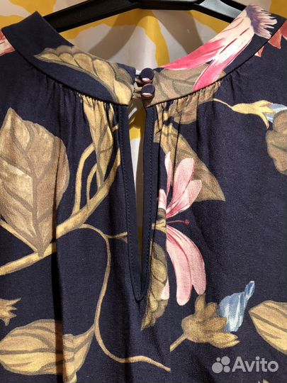 Платье нарядное 44