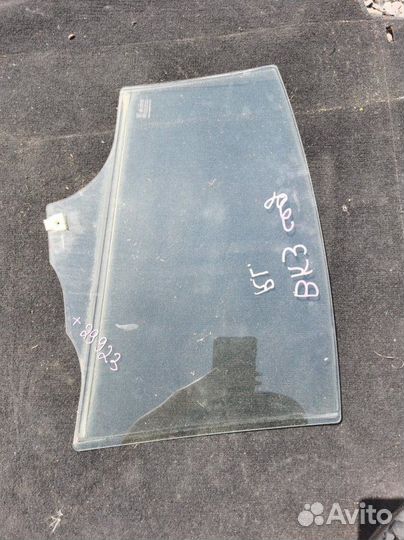 Стекло заднее левое Mazda 3 BK