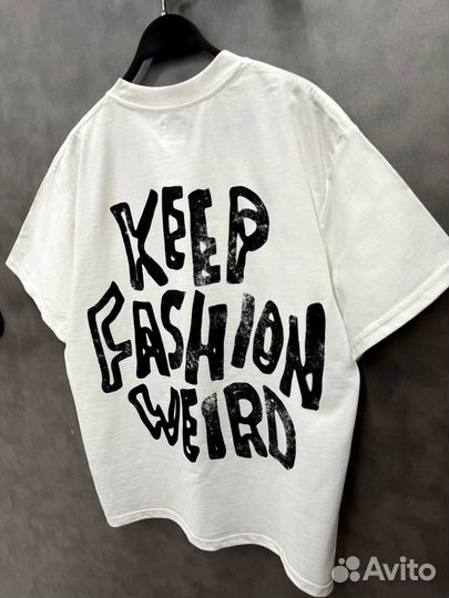 Футболка Saint стильная keep fashion weird