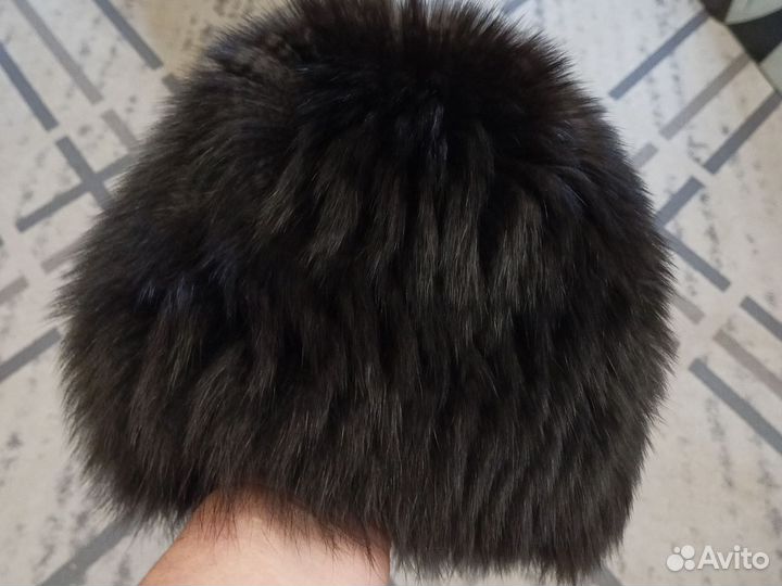 Женские меховые шапки