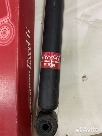 Амортизатор задний газовый KYB 343302 audi A4