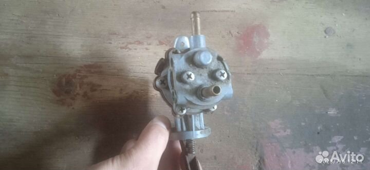 Продам бензонасос и насос опрыскивания лобовово